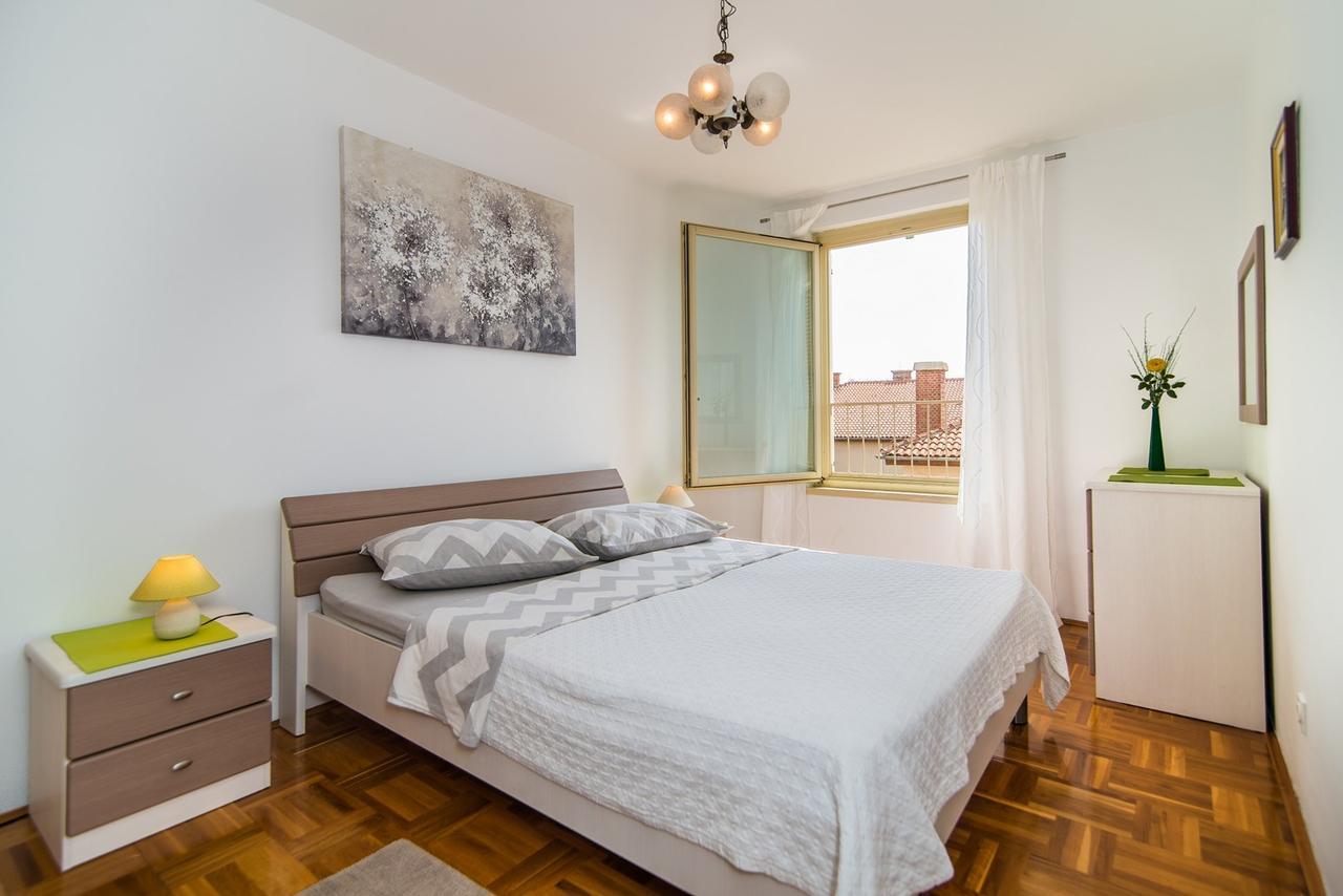 פורץ Apartment Vesna Kandlerova חדר תמונה